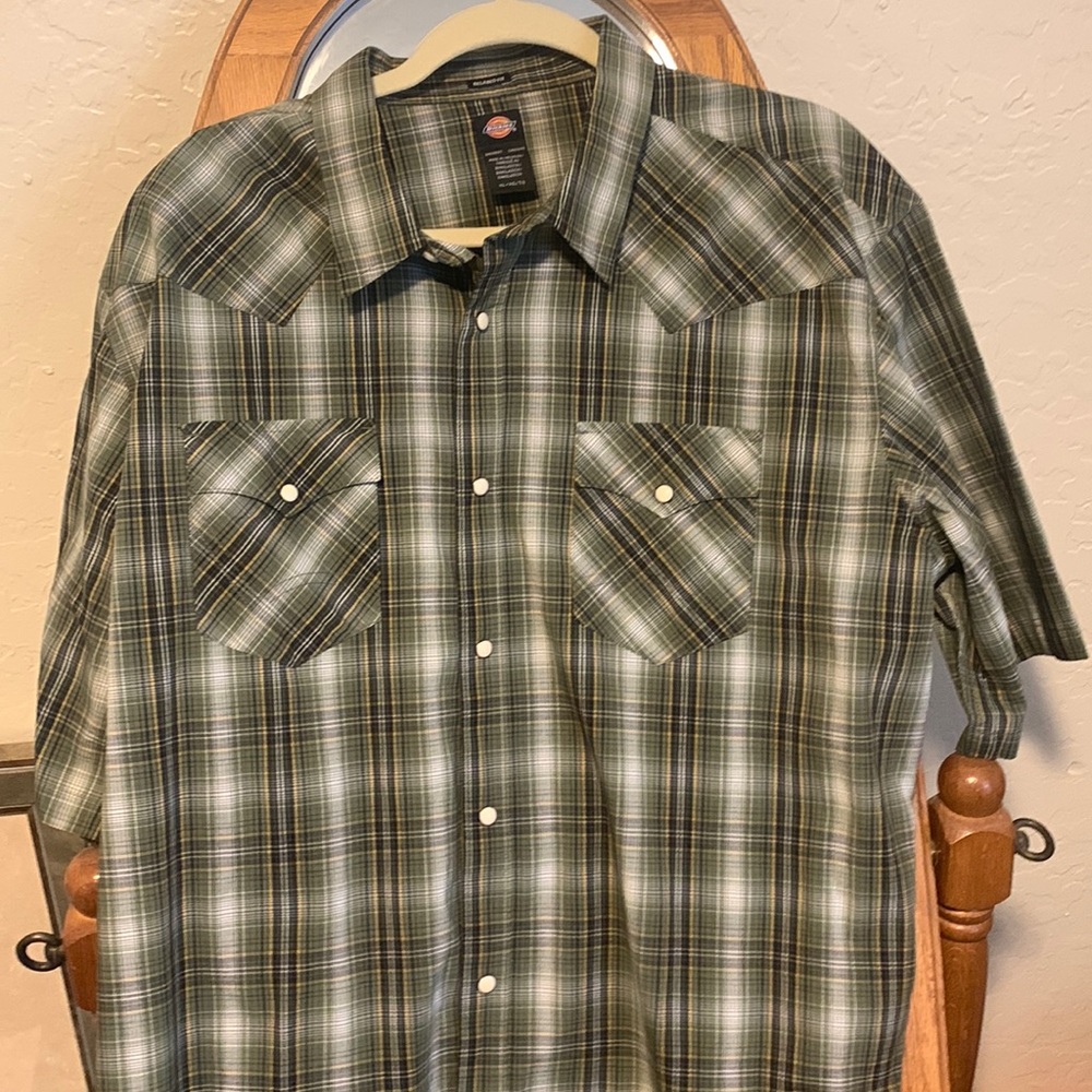 SOLD Dickies Relaxed fit XL short sleeved button down western shirt